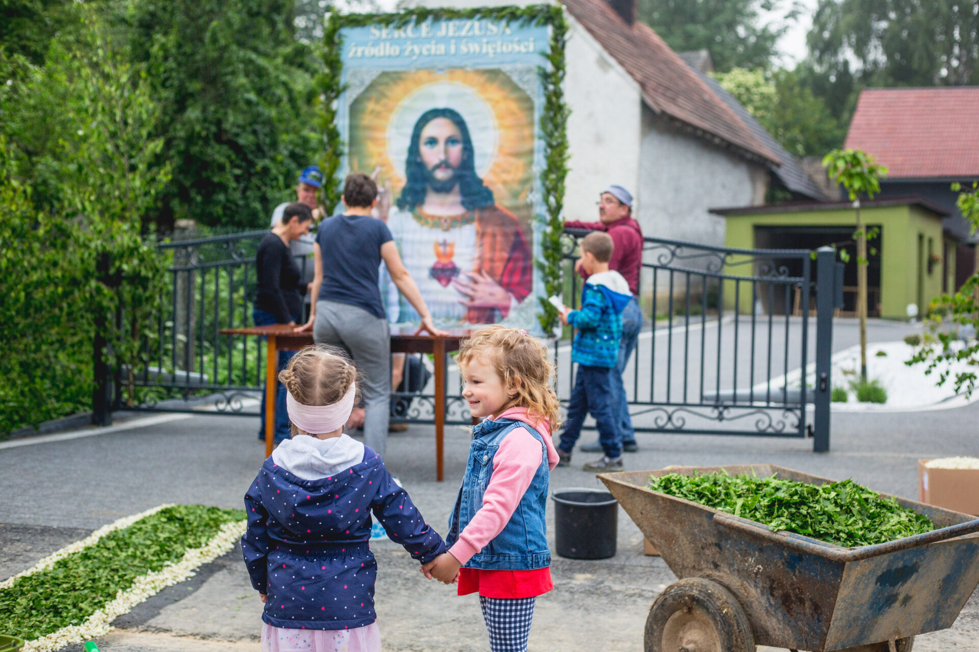 KLUCZ_25 Dywany z płatków wiary