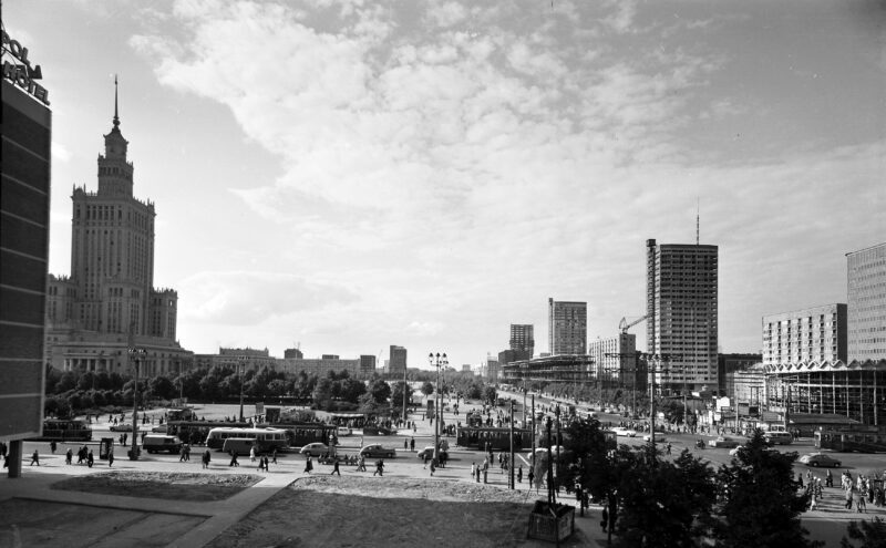 Budowa Ściany Wschodniej w Warszawie. Perspektywa ul. Marszałkowskiej,1964 - 1966 r.