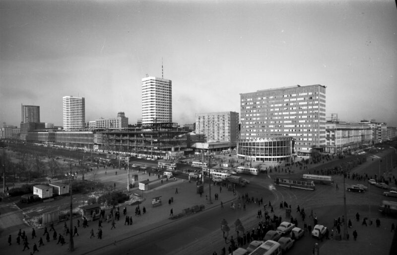 Budowa Ściany Wschodniej w Warszawie. Widok z hotelu Polonia, 1966-1969 r.