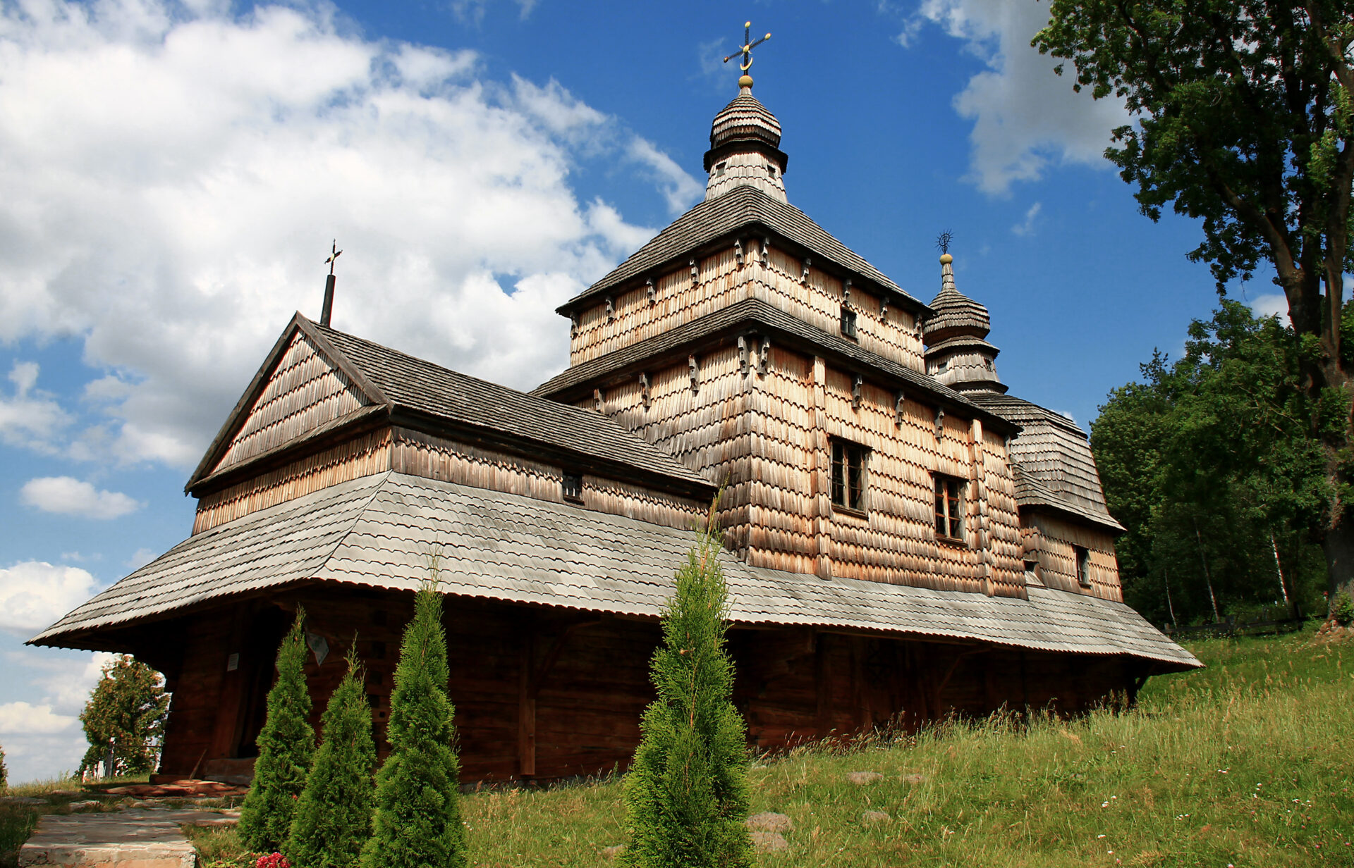 The_Church_of_the_Holy_Spirit__OBR Drewniane cerkwie w polskim i ukraińskim regionie Karpat