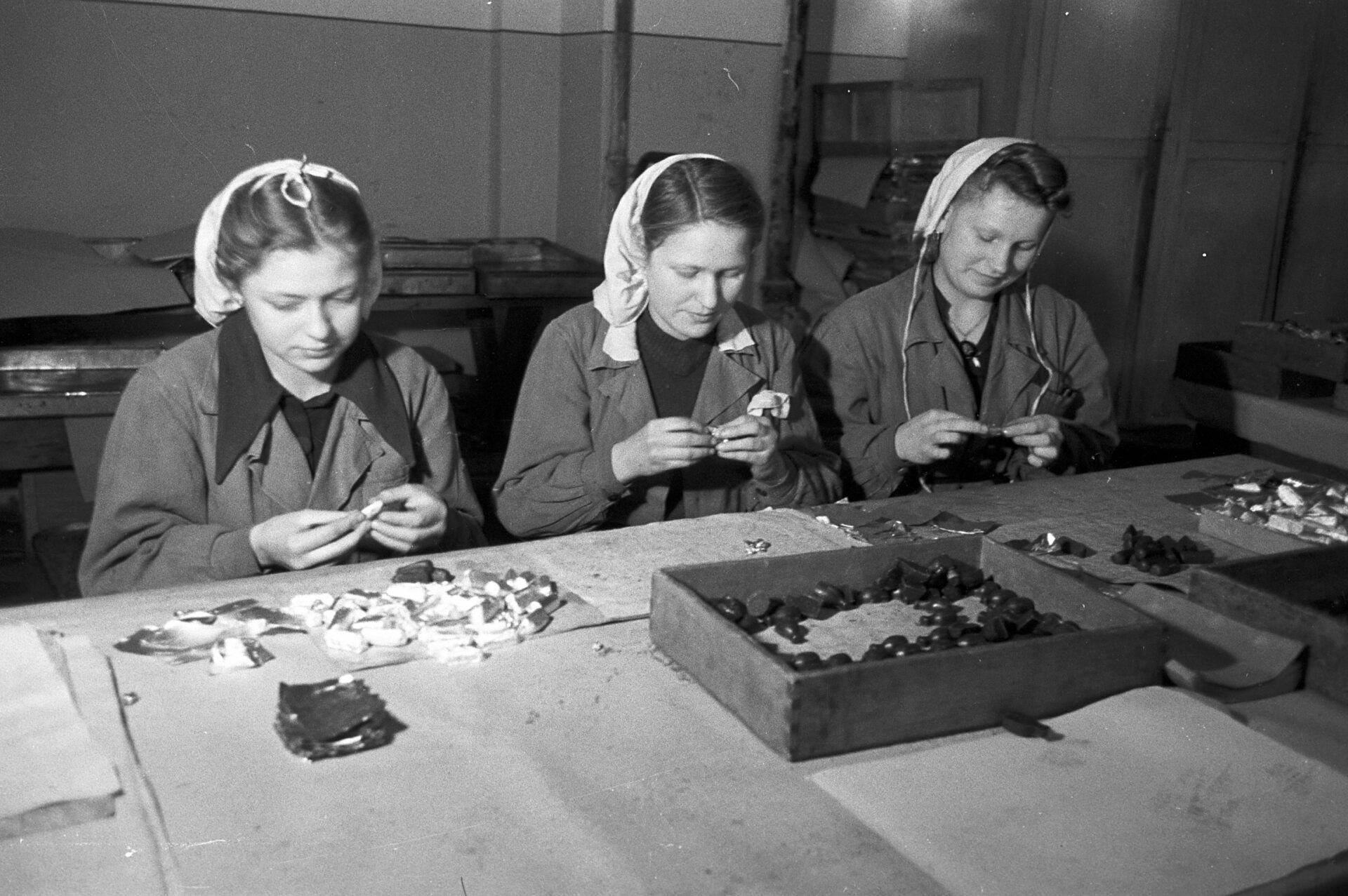 Zakłady Wedel w Warszawie 1945 – 1949 Słodka historia