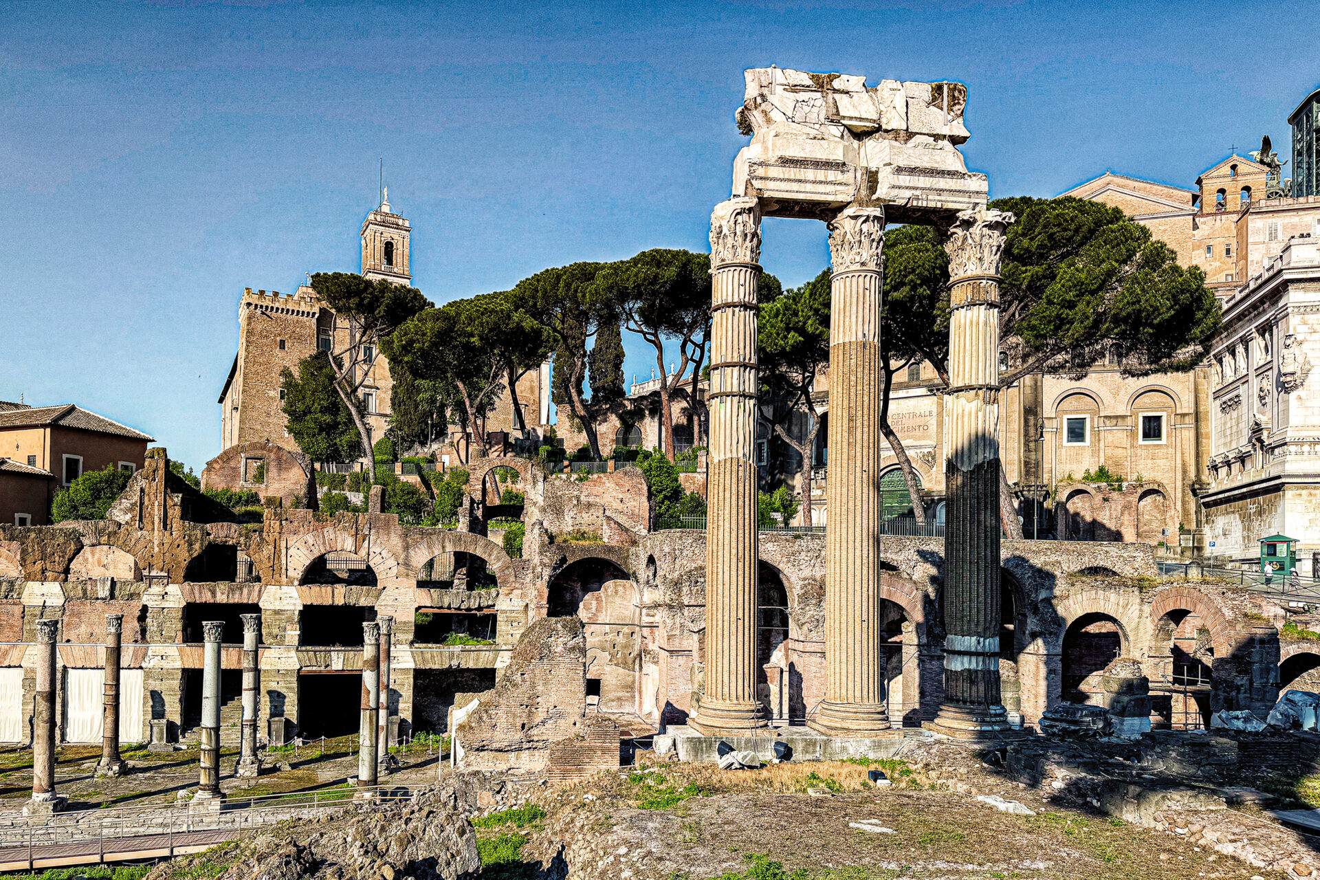 Standing in the middle of the Temple of Venus Genetrix - Rome, Italy Swego nie znacie, odc. 8
