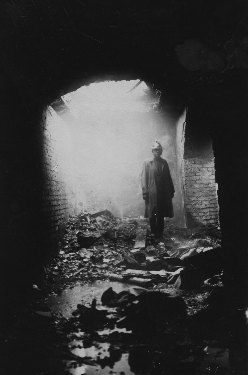 04 Gaszenie magazynów kolejowych, 1921 r.