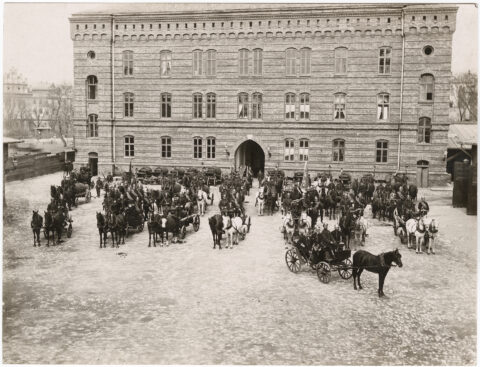 Straż pożarna przy ul. Kolejowej (dziś ul. Westerplatte 19), ok. 1888 r.