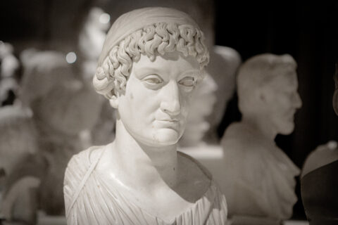 Francesco Massimiliano, popiersie Rozalii Tarnowskiej. Wystawa "Anatomia antyku. Ciało i ruch w rzeźbie". 13 czerwca – 21 września 2025 r. Biblioteka Królewska, Zamek Królewski w Warszawie Fot. Zamek Królewski w Warszawie - Muzeum