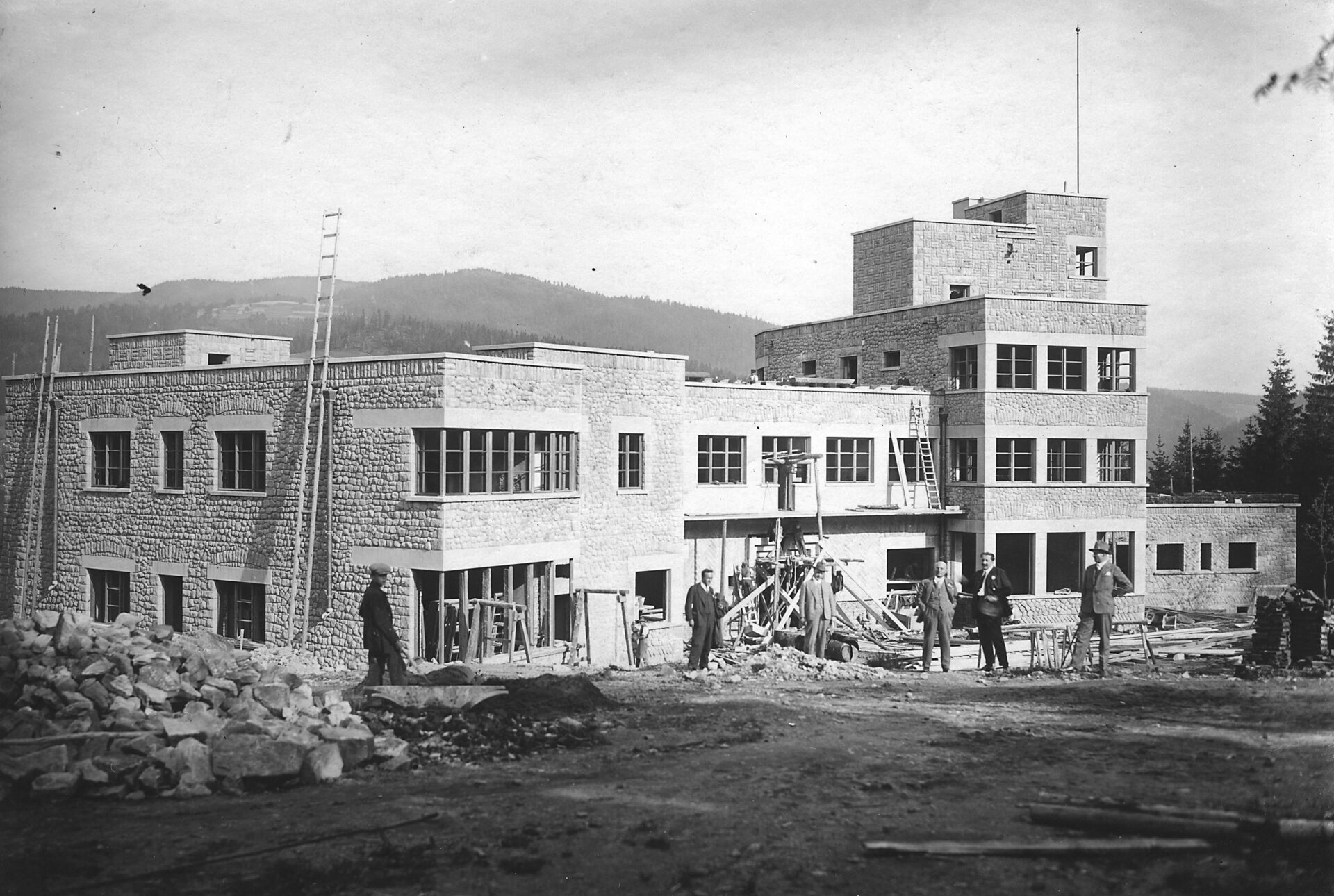 PIC_1-U-7815-1__OBR Budowa zamku prezydenta RP. Wisła, 1930 r.
