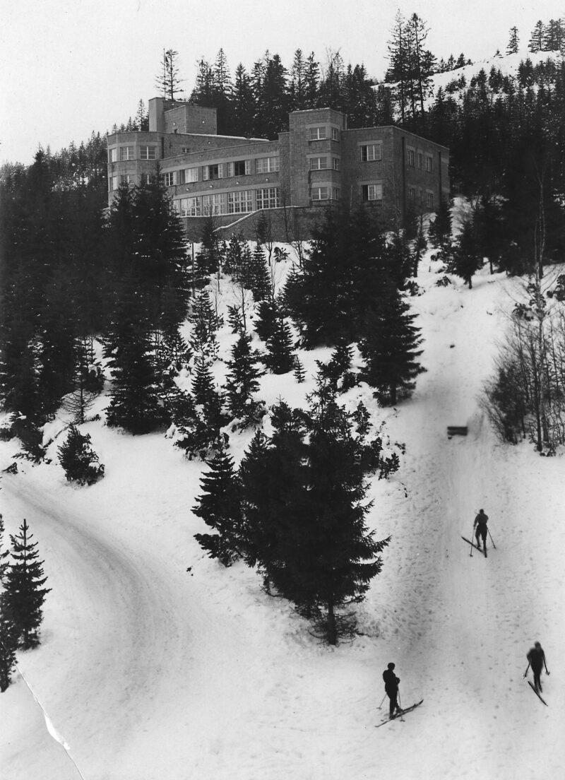 PIC_1-U-7817-1__OBR Zamek Prezydenta w zimowej aurze. Wisła, marzec 1931 r.