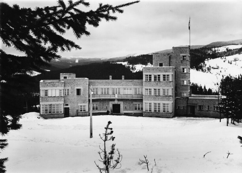 Zamek_Prezydenta_3_1_0_9_7817_4_1_270322 Zamek Prezydenta zimą. Wisła, 1931 r.