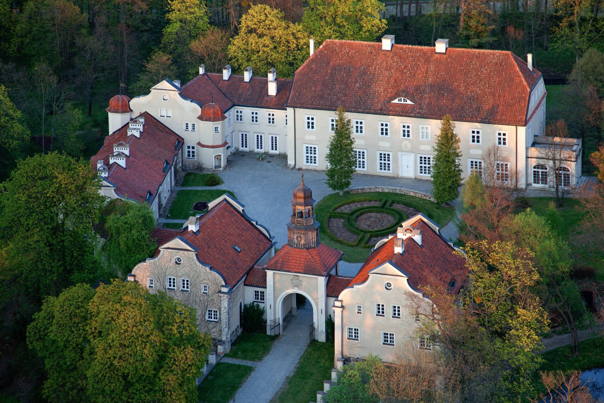 Palac w Galinach Pałac w Galinach, kwiecień 2011 r.