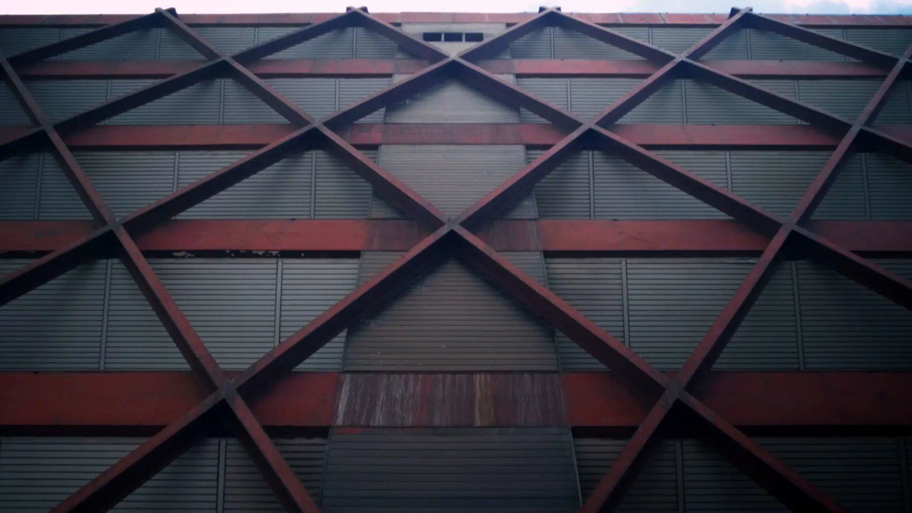 08_bratislava_sro_fasada_sirsi Wielka architektura małego kraju