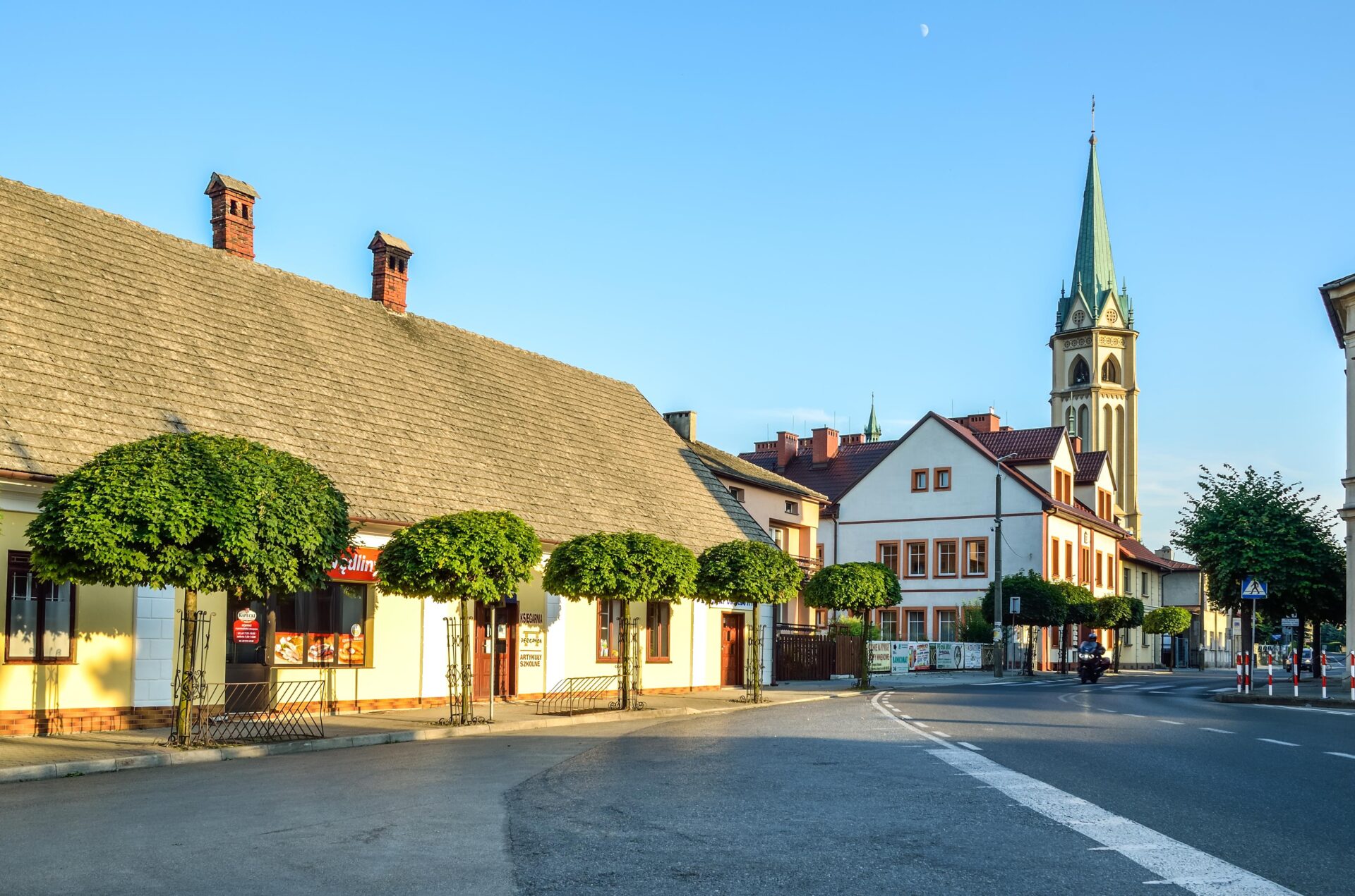 WILAMOWICE, POLAND - JULY 31, 2017: Market in the small beautiful town of Wilamowice in Poland. Nie ma języków lepszych i gorszych. Czyli o języku wilamowskim
