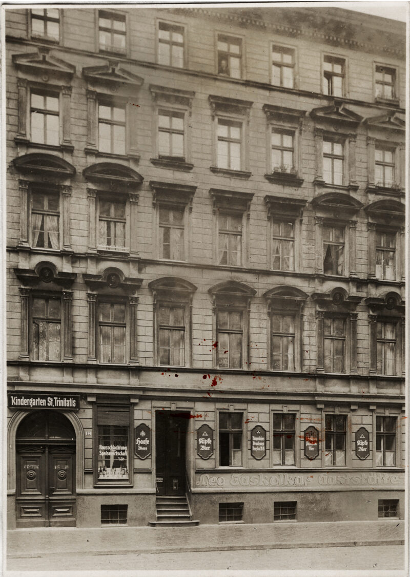 Luisenstrasse (ul. Jęczmienna) - kamienica pod nr 12 (widok od frontu) Kamienice wiecznie żywe