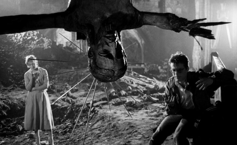 dgrtg5665__OBR Kadr z filmu „Popiół i diament”