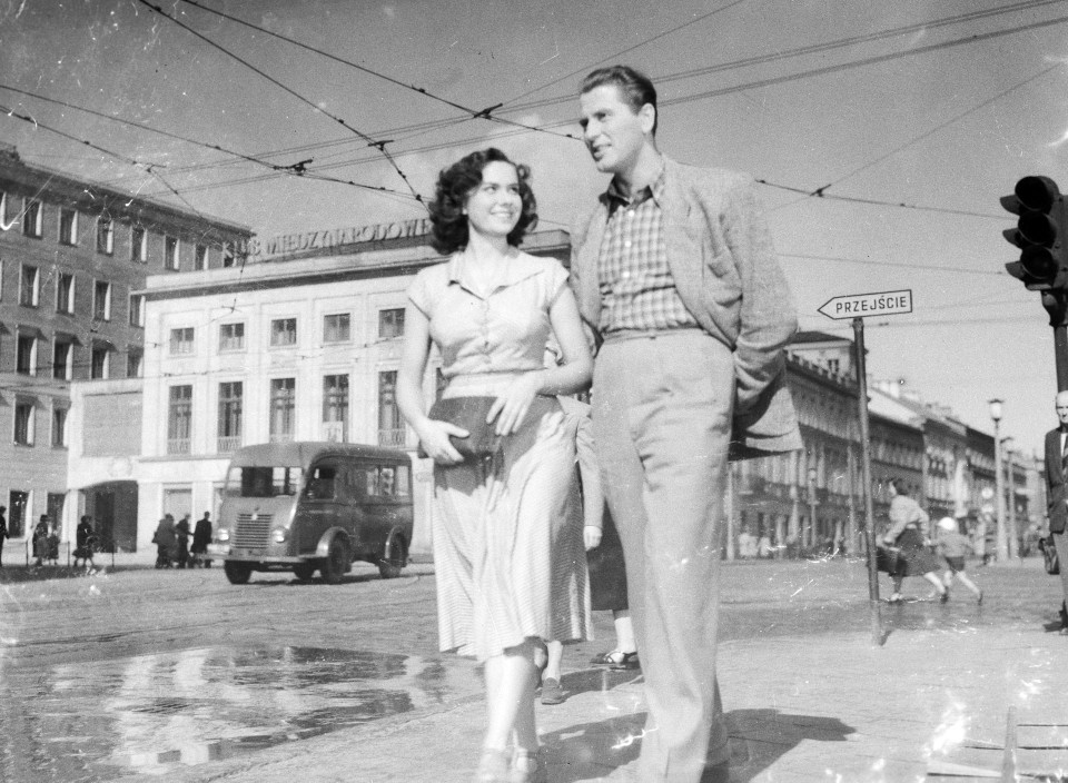 Kadr z filmu "Przygoda na Mariensztacie"