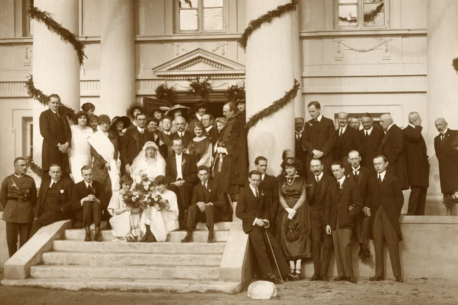 Od króla Stasia do Niny Andrycz. Mała Wieś