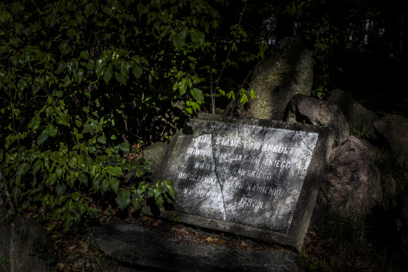 Od króla Stasia do Niny Andrycz. Mała Wieś