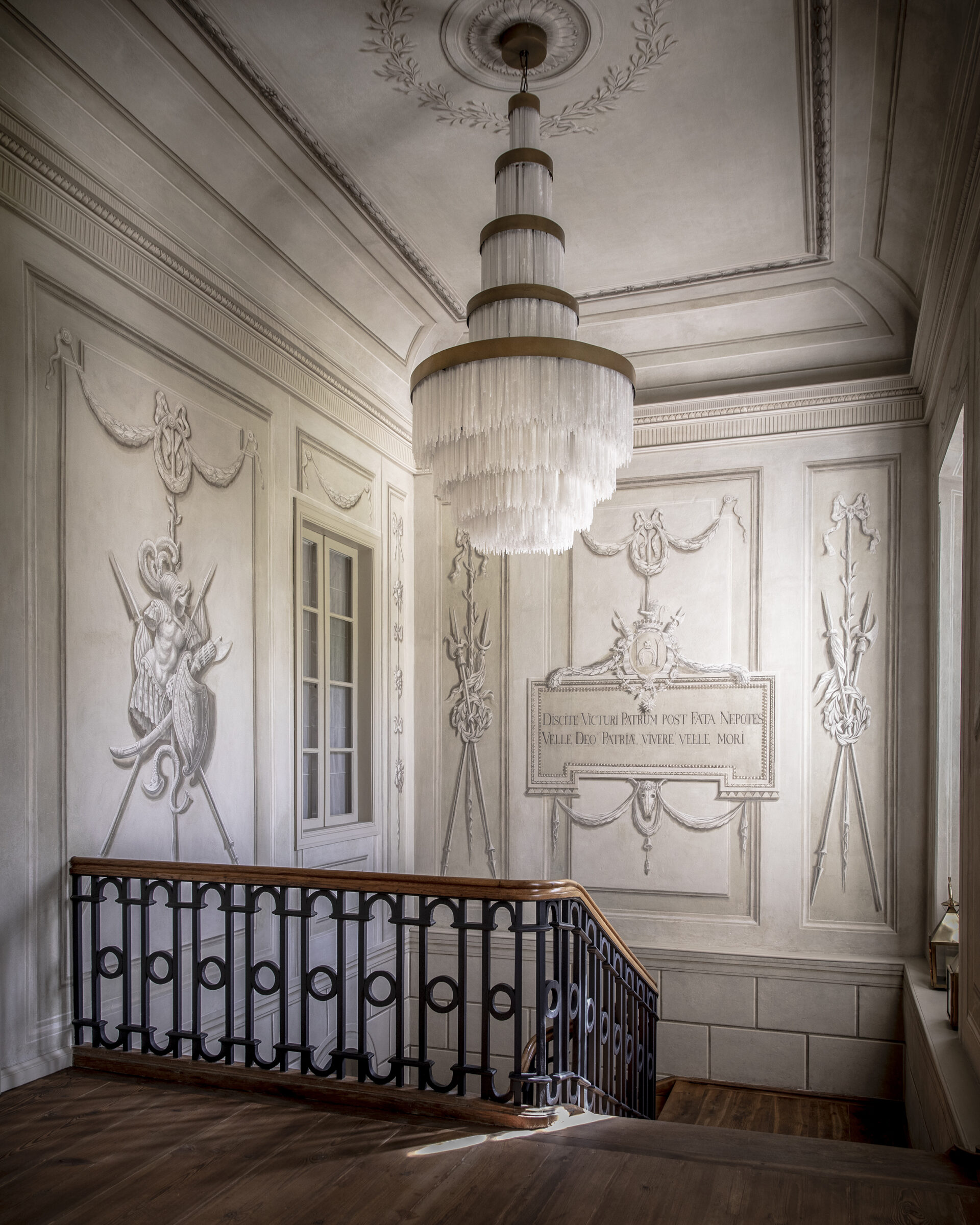 Od króla Stasia do Niny Andrycz. Mała Wieś