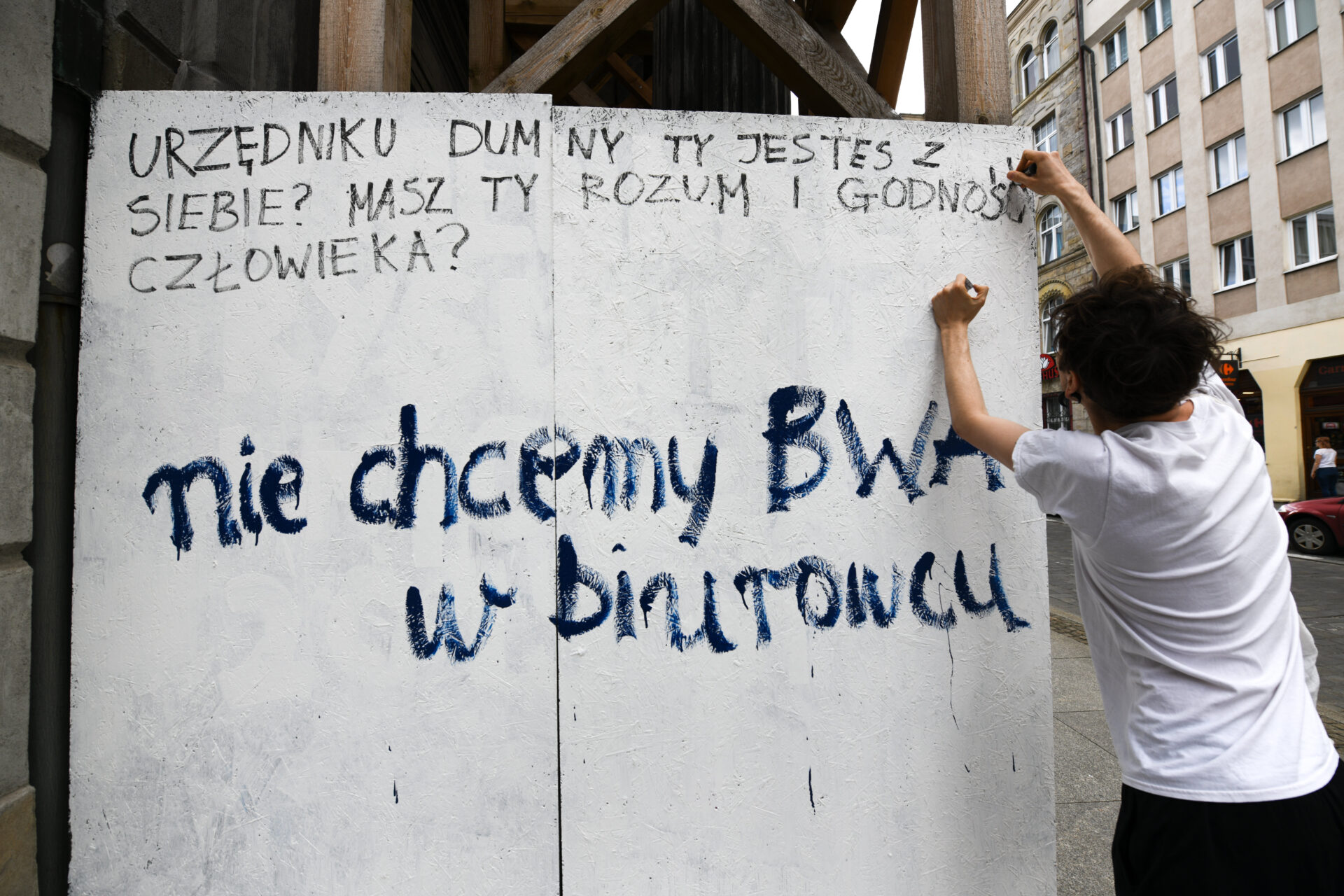 Pikieta przeciw „wyprowadzeniu” BWA z Pałacu Hatzfeldtow. Wrocław, czerwiec 2020 r.