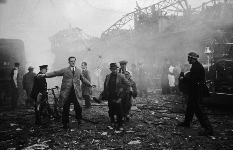 Między kosmosem a swastyką. Historia Wernhera von Brauna