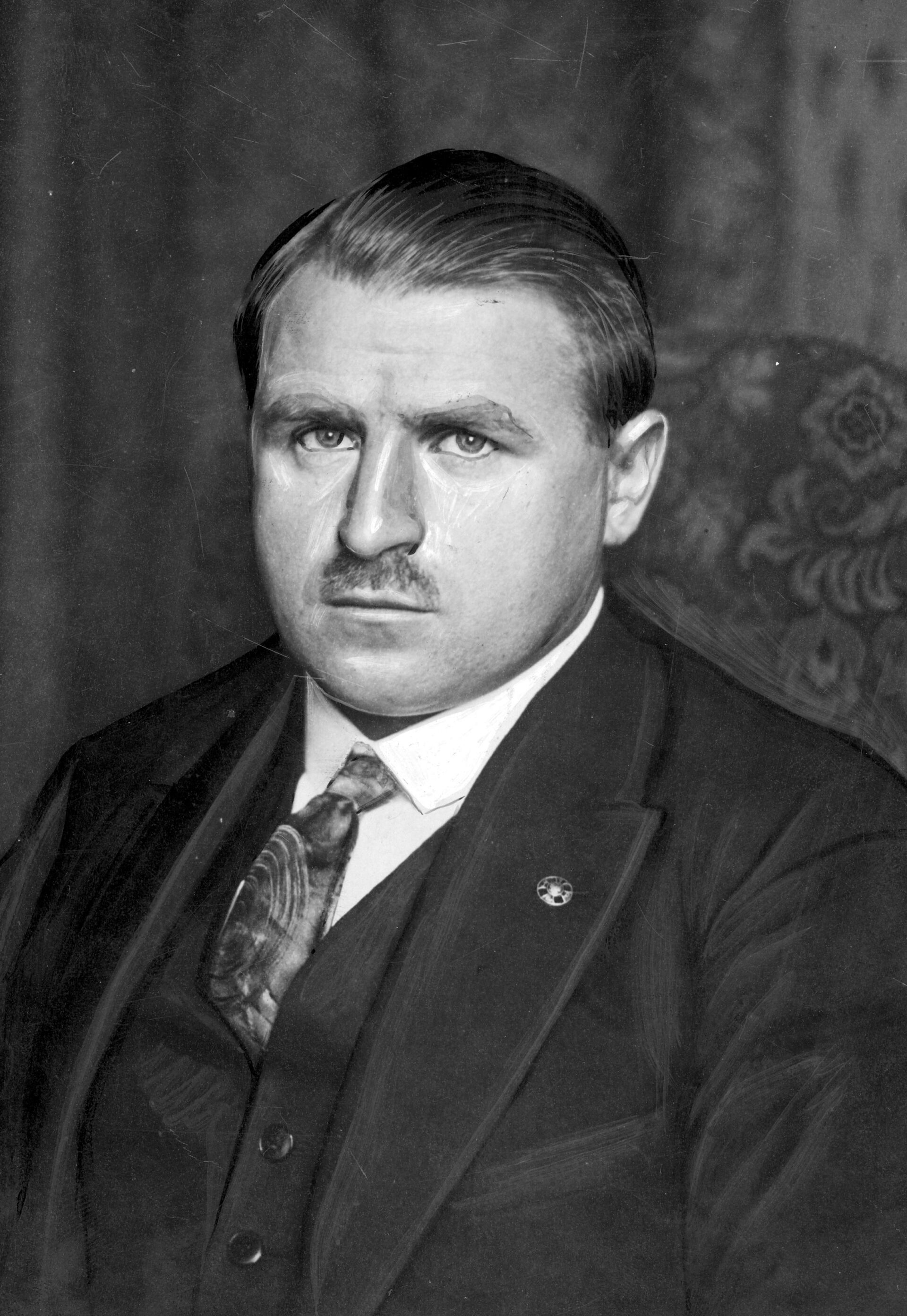 Prezydent schodzi z pomnika