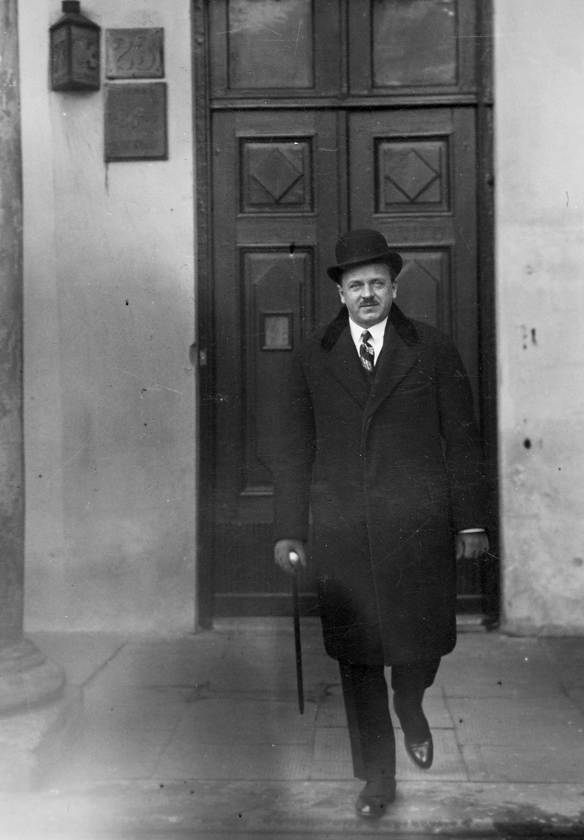 Prezydent schodzi z pomnika