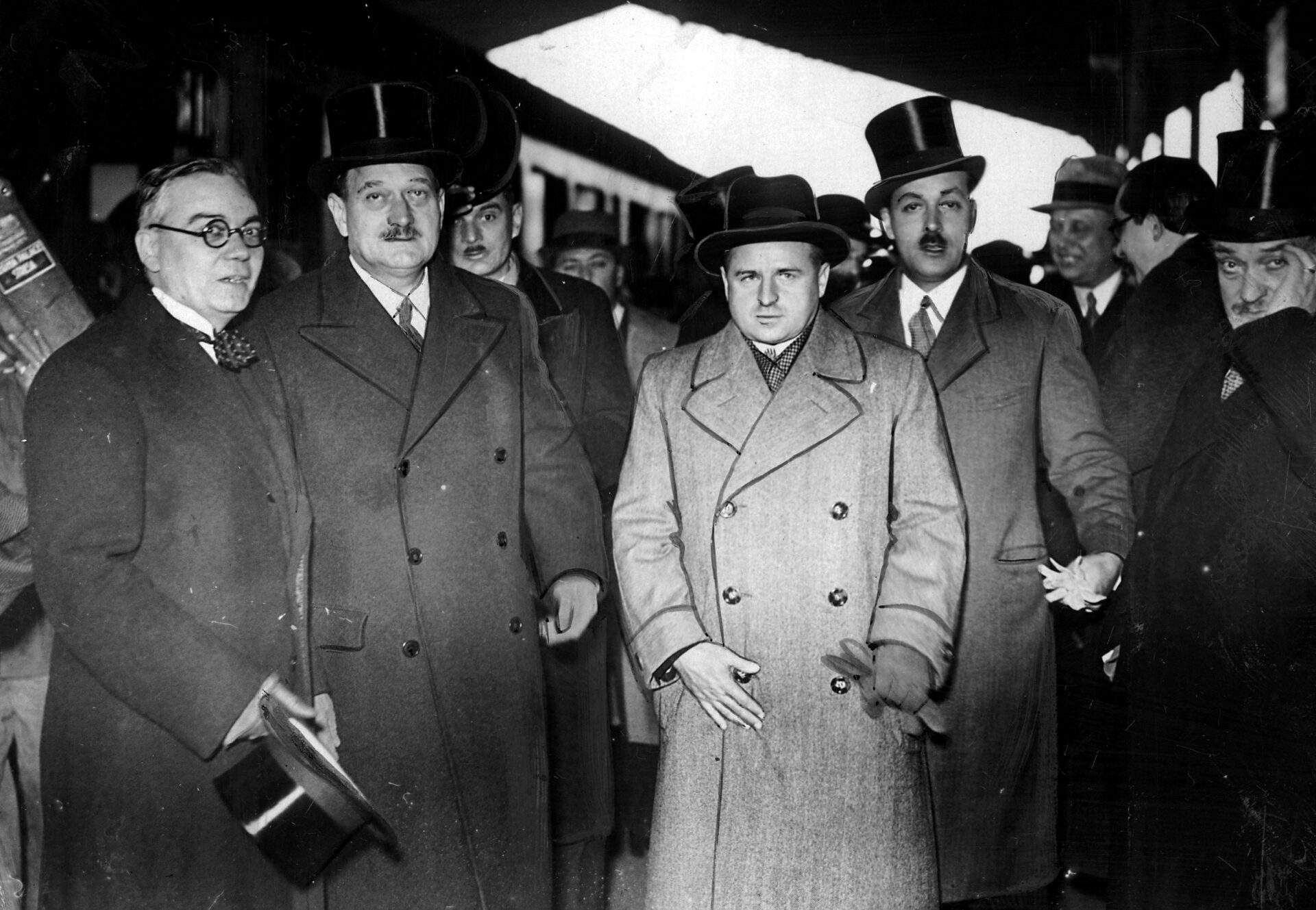 Prezydent schodzi z pomnika