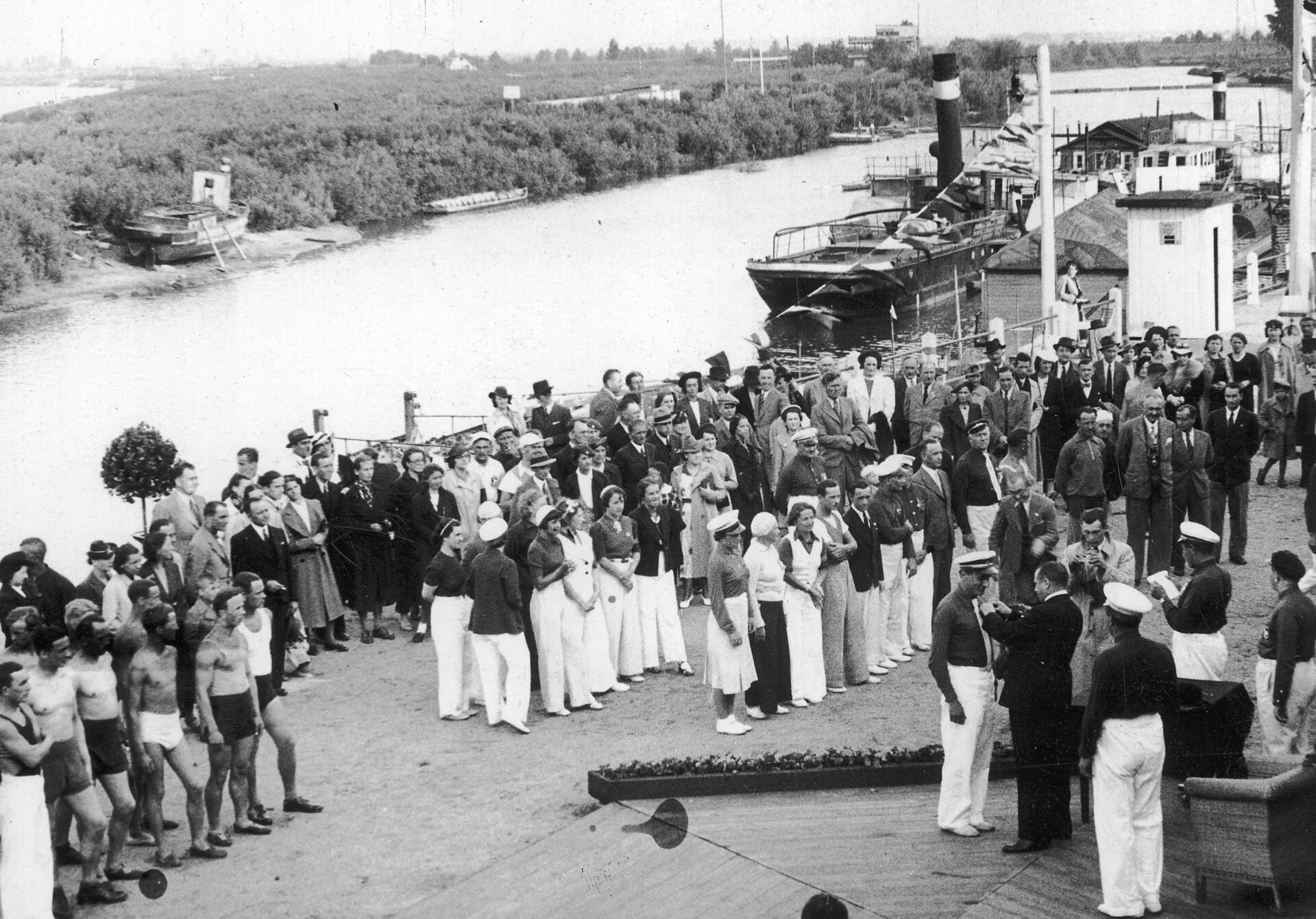 Prezydent schodzi z pomnika