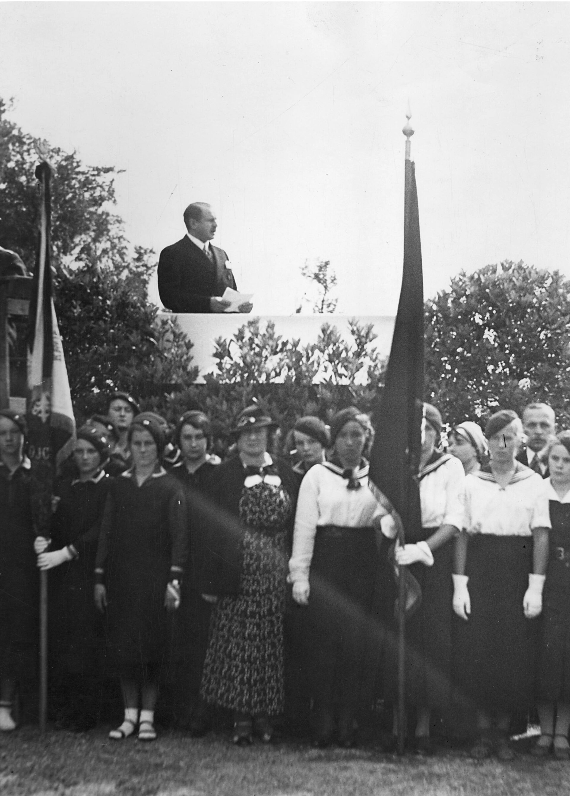 Prezydent schodzi z pomnika