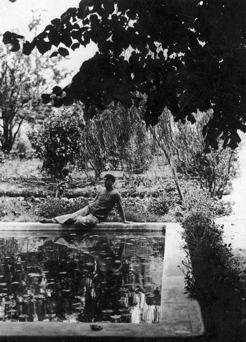 PIC_1-Z-442-2___OBR Mistrz Antoni „Antoine” Cierplikowski w swojej rezydencji w Paryżu, 1928 r.