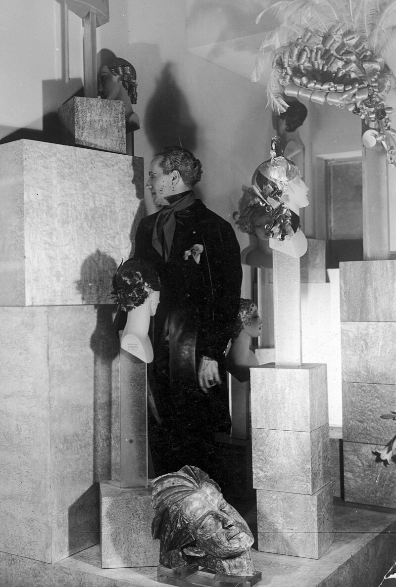 PIC_1-Z-444___OBR Mistrz Antoni „Antoine” Cierplikowski w swojej pracowni. Paryż, 1935 r.