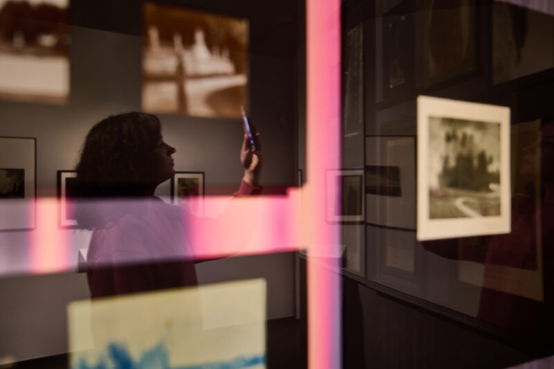 Wystawa &bdquo;Monochrom. Wszystkie kolory tęczy&ldquo; w MuFo