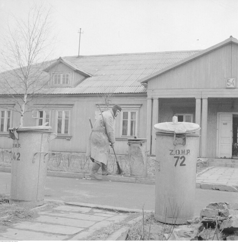 Osiedle Przyjaźń. Warszawa, Jelonki 1961 r. Fot. Zbyszko Siemaszko / NAC