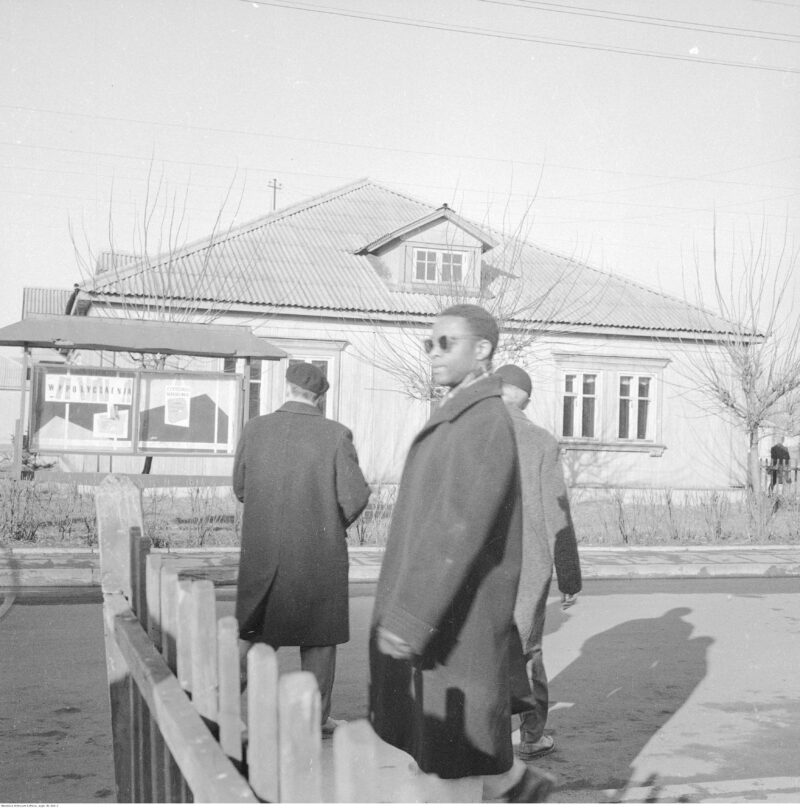 Osiedle Przyjaźń. Warszawa, Jelonki 1961 r. Fot. Zbyszko Siemaszko / NAC