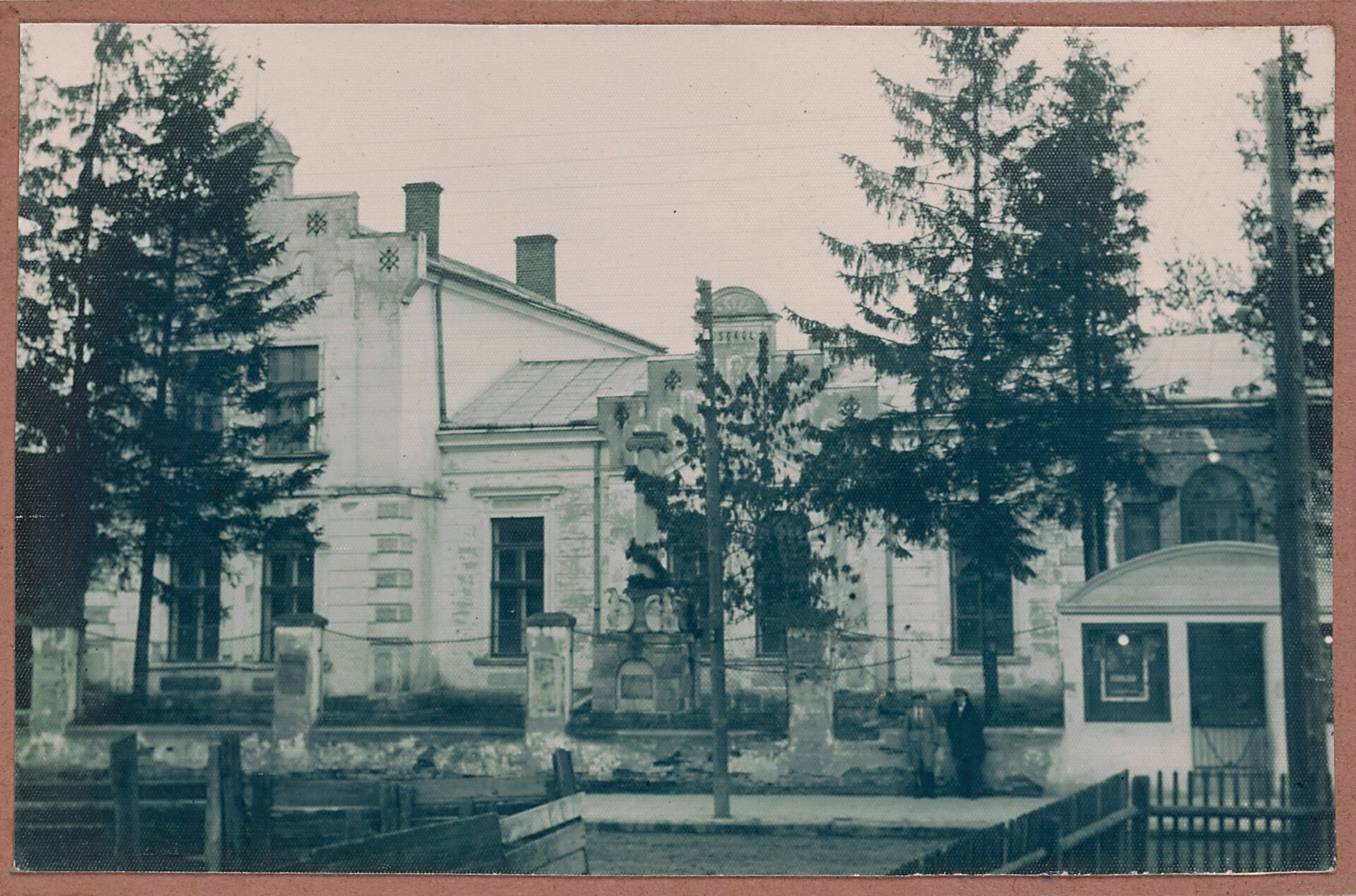 Kruche pomniki niepodległości