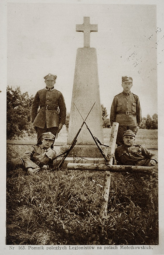 Kruche pomniki niepodległości