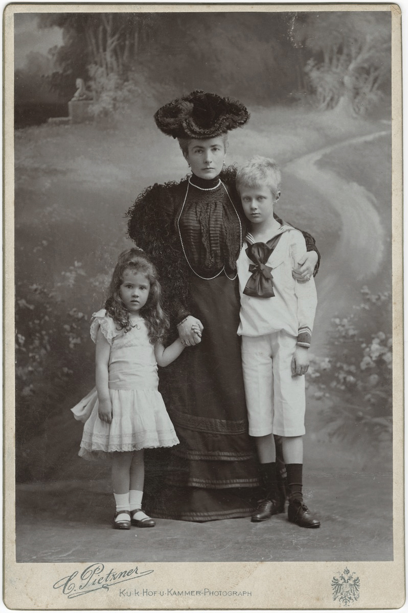 Świat nie jest got&oacute;w na prawdziwą Lanckorońską