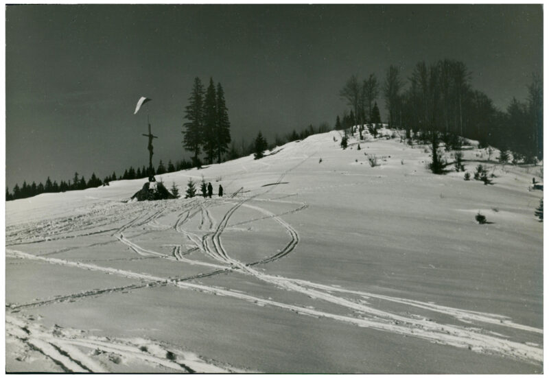 Krzyż Legjon&oacute;w na Przełęczy Rogodzy, ok. 1937 r.