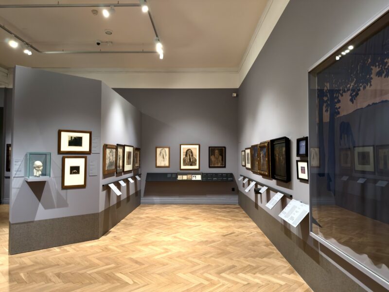 img-2309_8af0f783f021fff90dff64b156a791dd_original „Młodopolska Grupa Pięciu. Zapomniani buntownicy”, wystawa w MNK od 13.02 do 05.07.2026