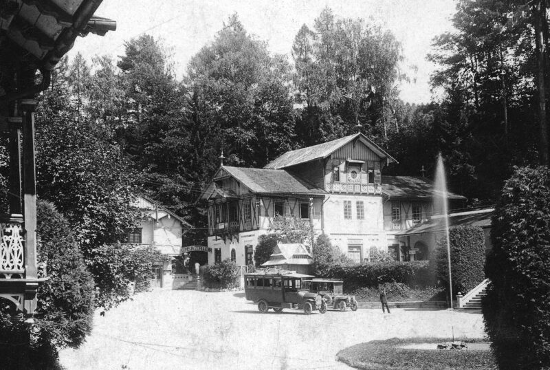 PIC_1-C-602___OBR Zakład Zdrojowo-Kąpielowy im. Adama hr. Stadnickiego. Widok ogólny zdroju "Józefiny" i "Stefana". Szczawnica, lata 20. XX w.