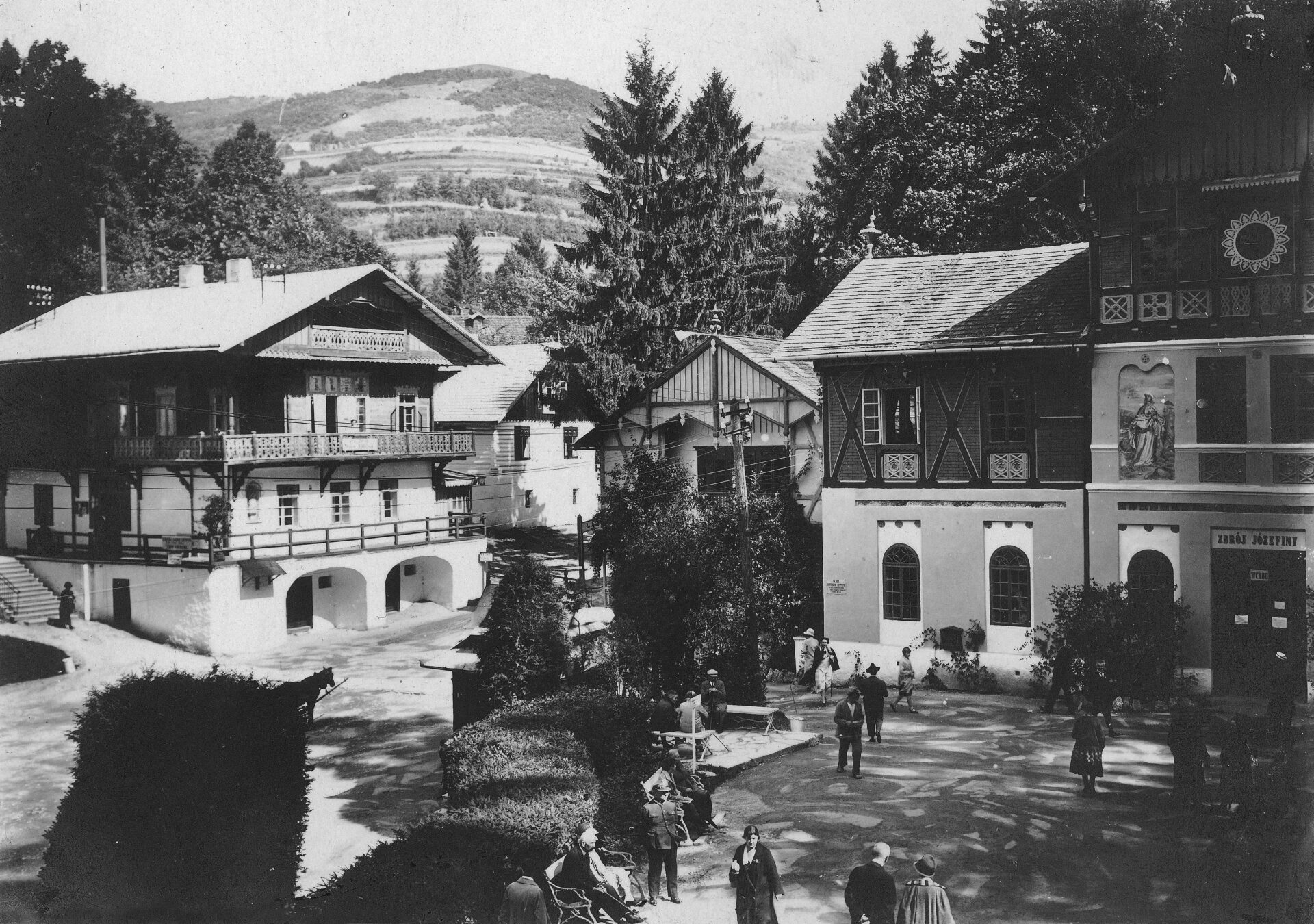 Zakład Zdrojowo-Kąpielowy im. Adama hr. Stadnickiego, zdr&oacute;j &bdquo;J&oacute;zefina&rdquo; i &bdquo;Jan&rdquo;. Szczawnica, lata 20. XX w.