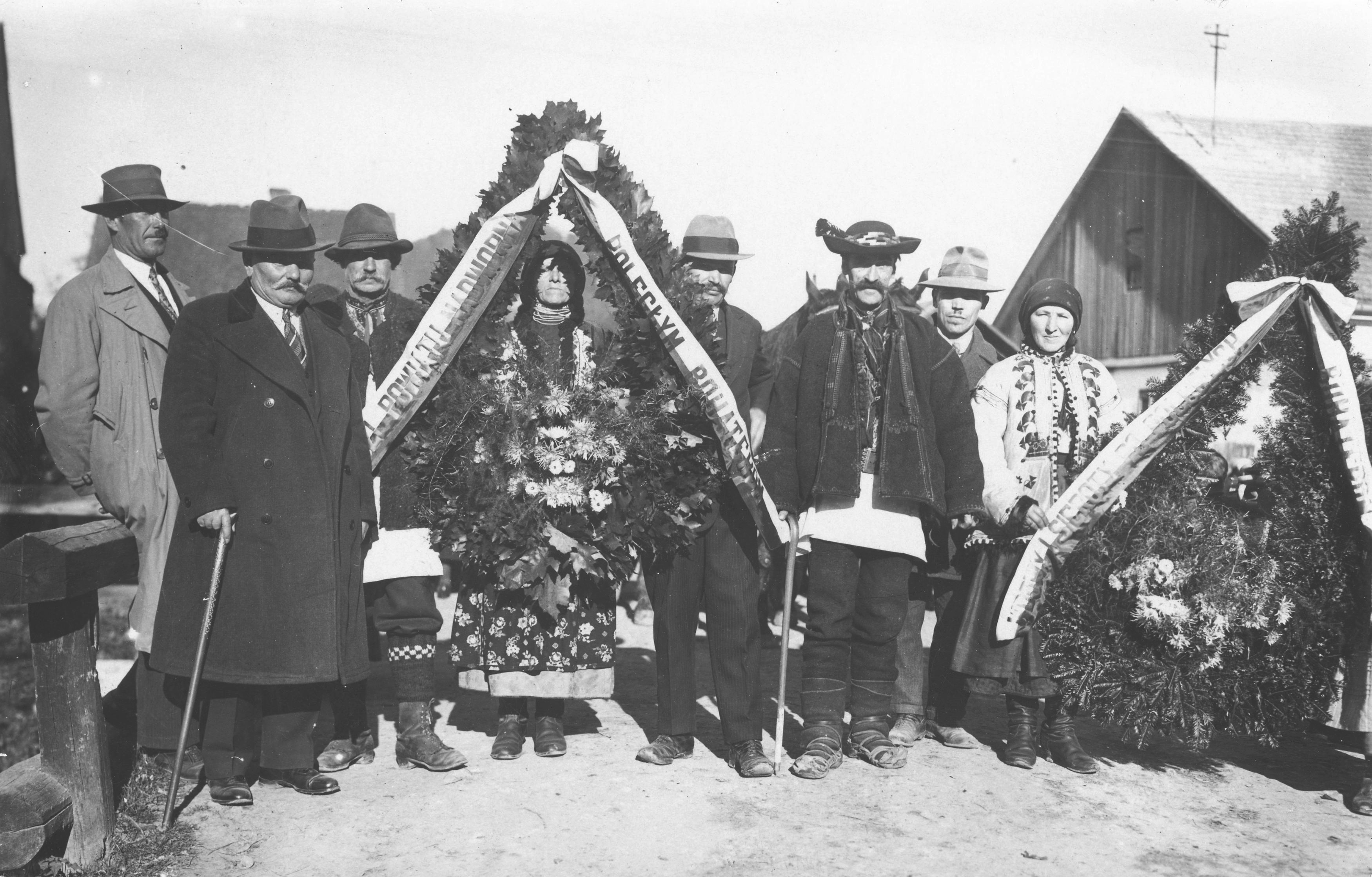 Kruche pomniki niepodległości