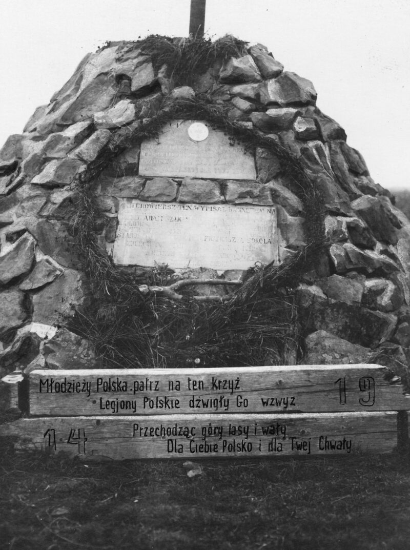 PIC_1-U-5406__OBR Krzyż Legionów na Przełęczy Rogodze, lata 30. XX w.