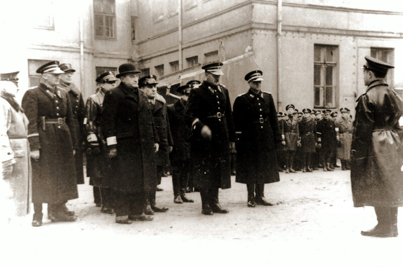 Adam Czerniak&oacute;w: postać tragiczna, wciąż kontrowersyjna