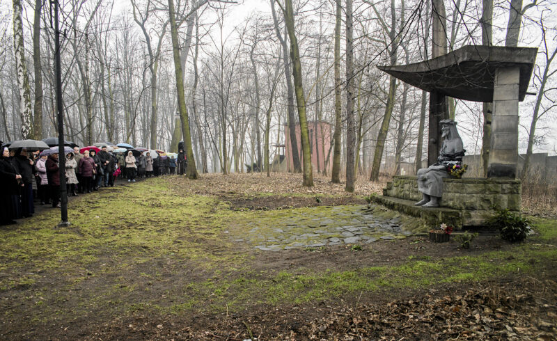 Detale: mała rzecz, a uczy. Kalwaria awangardy