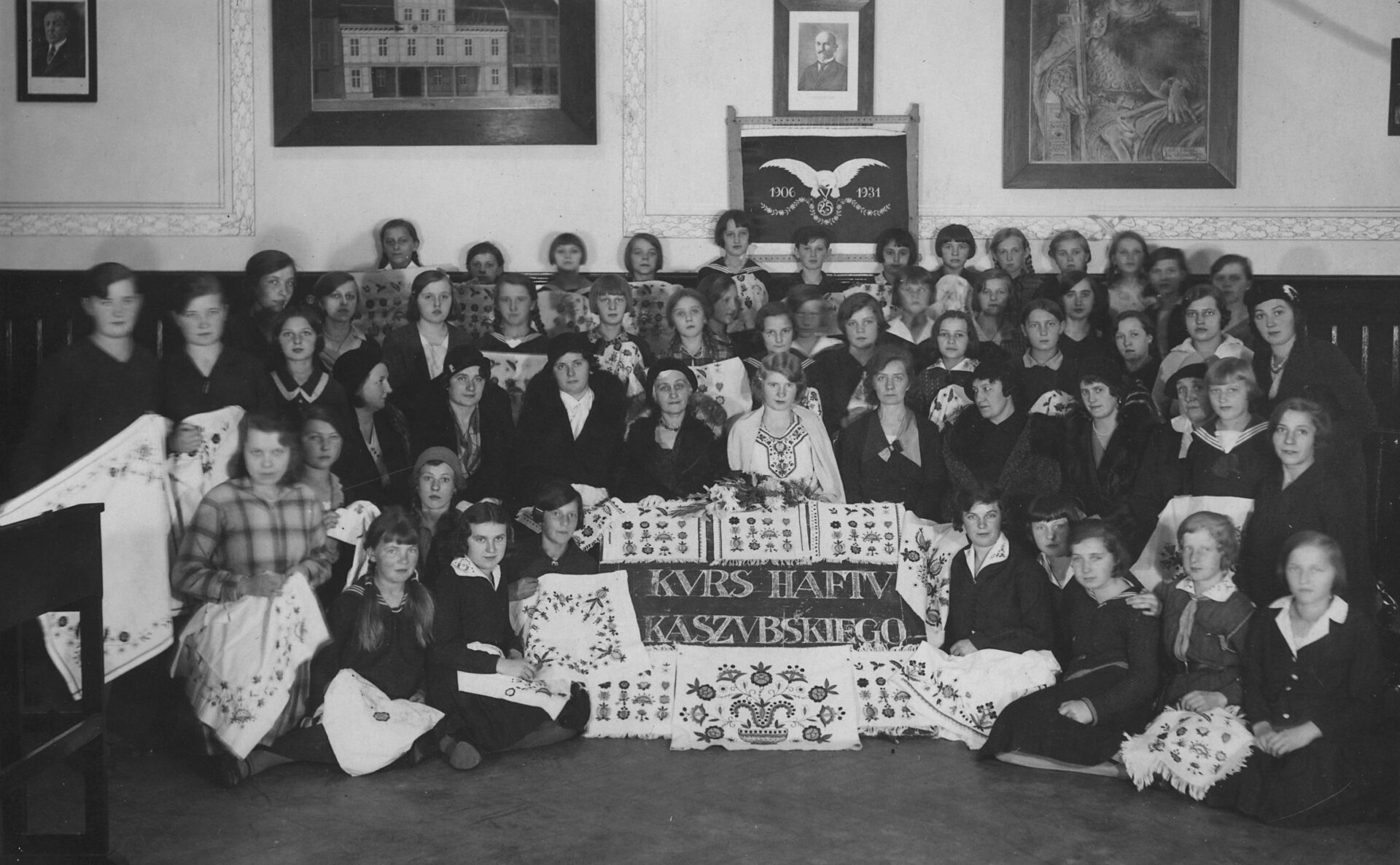 Uczestniczki kurs haftu kaszubskiego, listopad 1931 r.