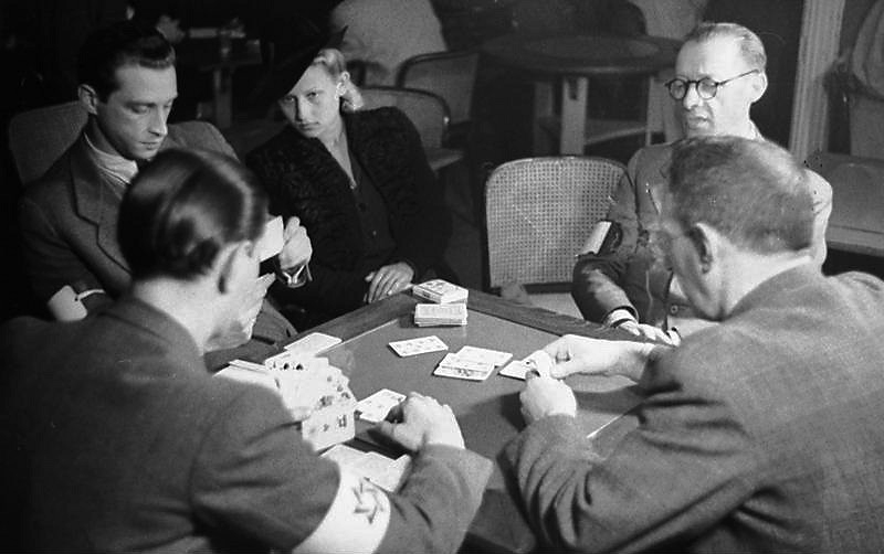 Adam Czerniak&oacute;w: postać tragiczna, wciąż kontrowersyjna