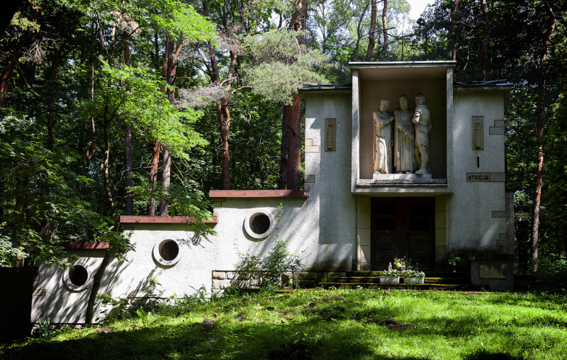 Detale: mała rzecz, a uczy. Kalwaria awangardy