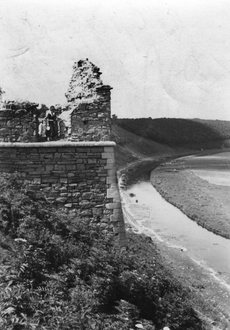 PIC_1-U-4479-2__OBR Okopy Świętej Trójcy – ruiny przed 1939 r.