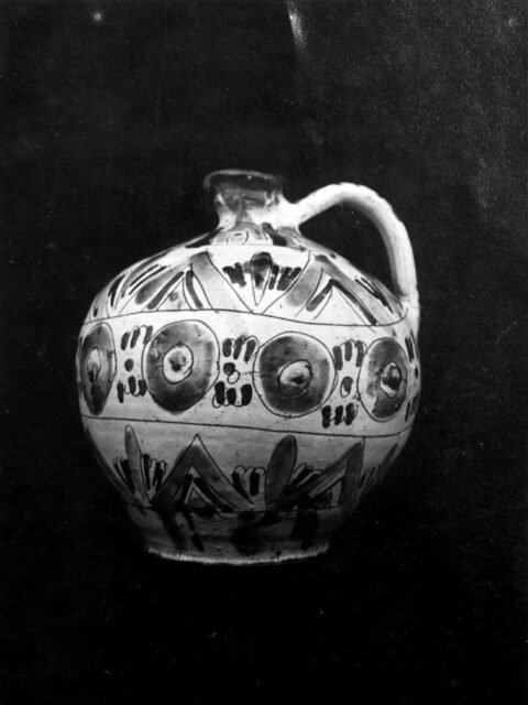 Dzbanek w stylu pokuckim, fotografia sprzed 1939 r.