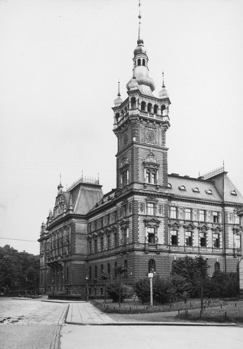 Dwa miasta, wiele historii